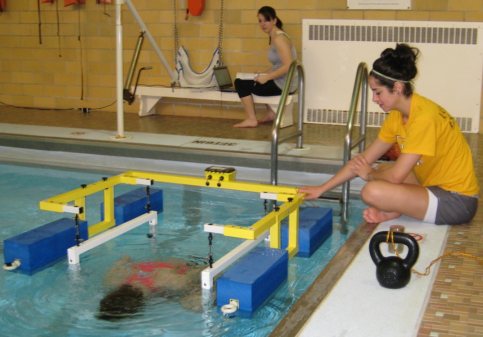 Underwater weighing in pool